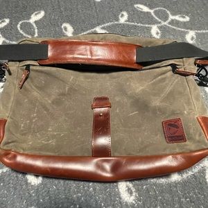 NutSac Muy Grande messenger bag